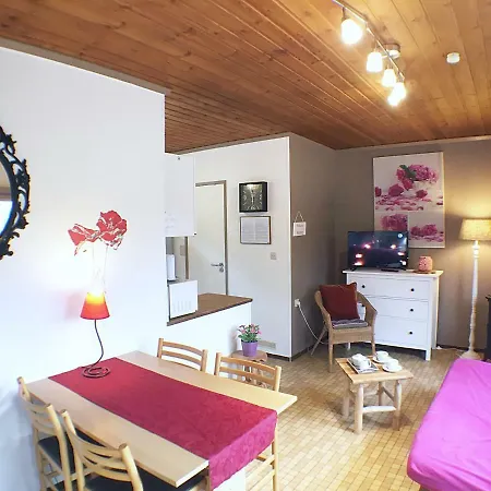 Lovely Mosan Cottages Dom wakacyjny *